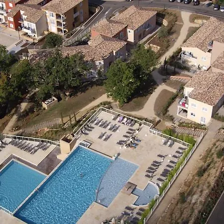 Dans - Le Domaine De Camiole Callian (Var)